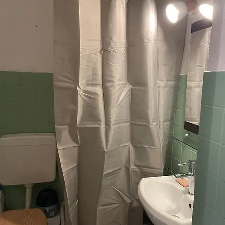 Appartement Studio Proche Des Thermes 2ieme Etage